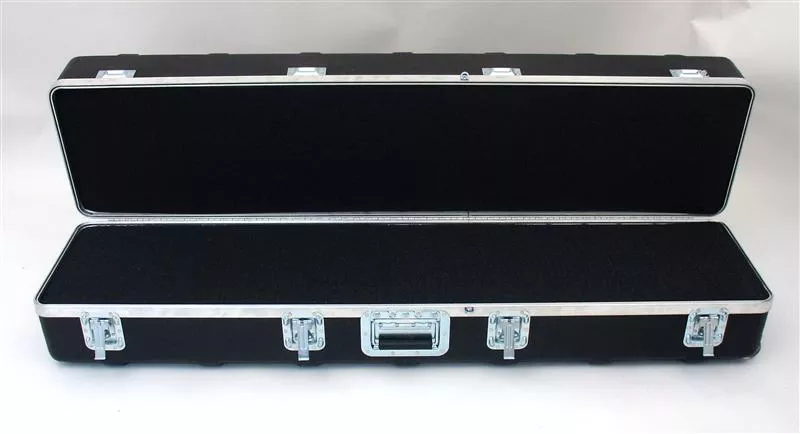 531111AH HEAVY-DUTY ATA CASE WITH WHEELS AND HANDLE
