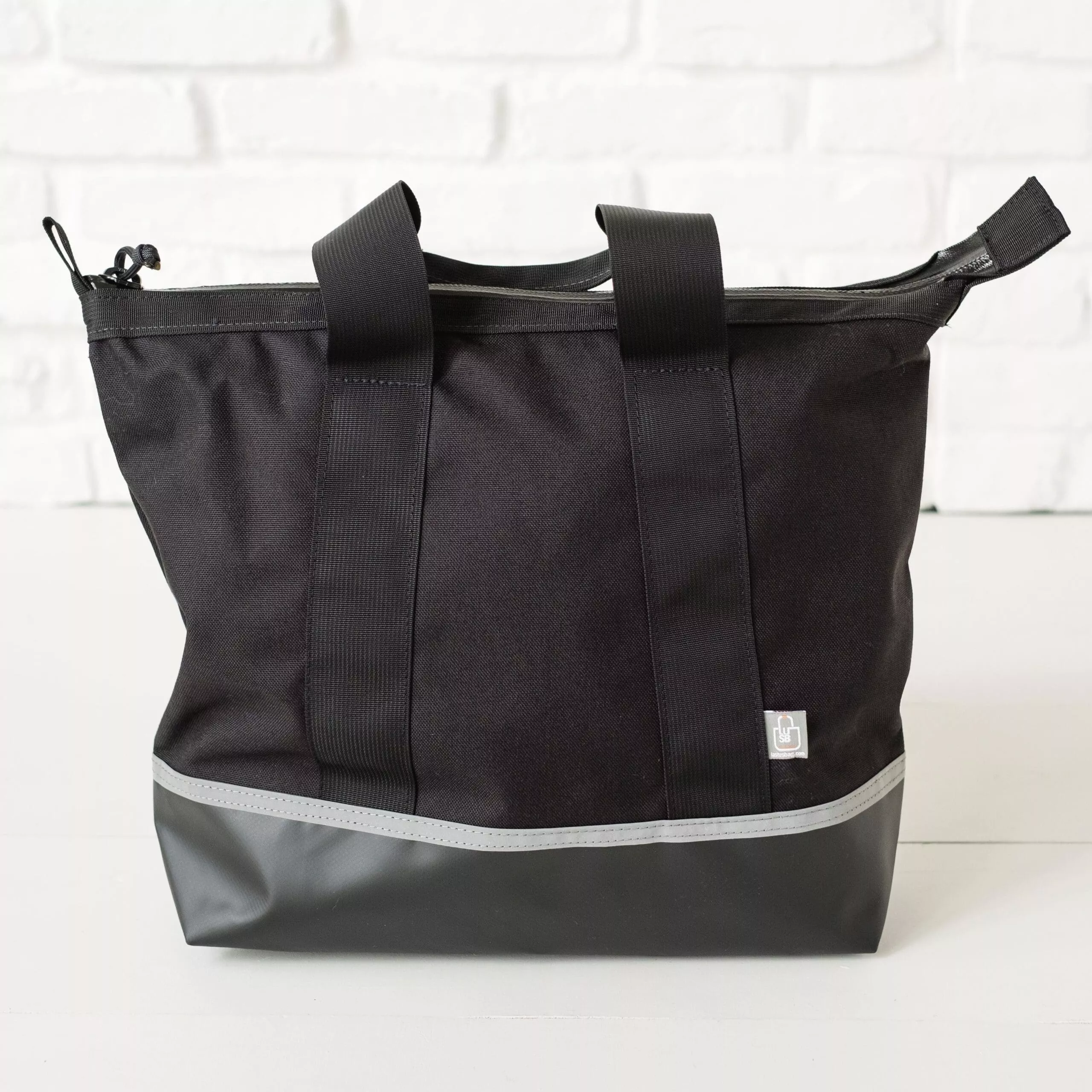 LUSB147 FORT Junior Personal Utility Bag, 15x18.5x5